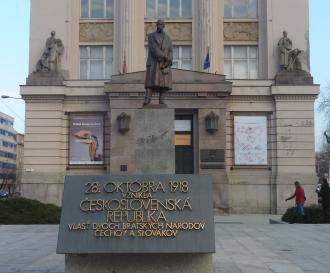 Pamätník TGM v Bratislave.jpg