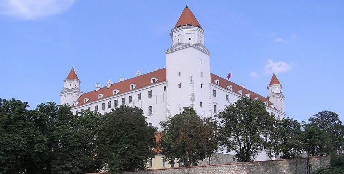 bratislava_hrad.jpg