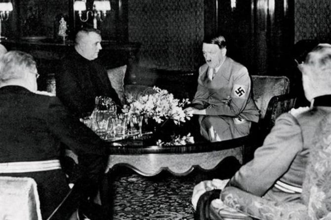 rokovanie_tiso_a_hitler_13._marca_1939_v_berline.jpg