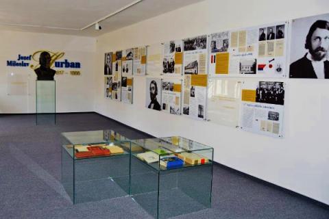 03_nova_expozicia_vo_vlani_vynovenej_pamatnej_izby_j._m._hurbana_v_byvalej_evanjelickej_skole_v_hlbokom._600x400.jpg 03_nova_expozicia_vo_vlani_vynovenej_pamatnej_izby_j._m._hurbana_v_byvalej_evanjelickej_skole_v_hlbokom._600x400.jpg