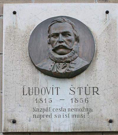11_pamatna_tabula_s_reliefom_od_jozefa_pospisila_na_sturovej_ulici_v_bratislave_pochadza_z_roku_1936.jpg