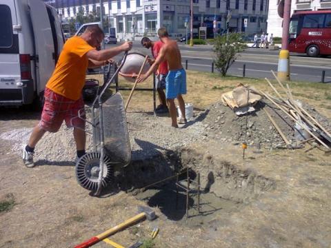9_betonovanie-zakladu-pomnika.jpg