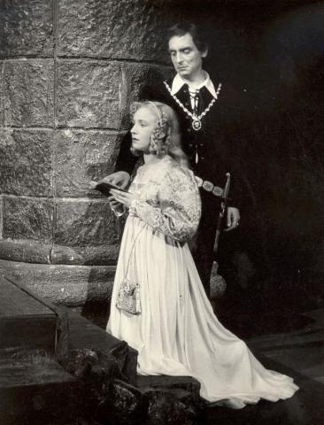 hamlet_m._kralovicova_j._budsky_843.jpg