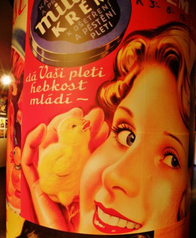 hrad_vystava_reklamy_krem_na_plet_551x670.jpg