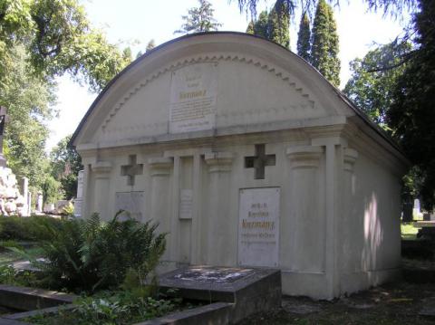 kuzmany_hrobka.jpg
